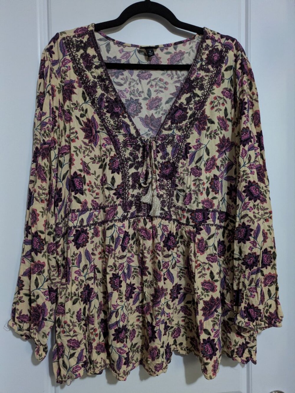 Torrid Long Sleeved Plus Sized Floral Pink/Cream Top (4X)
